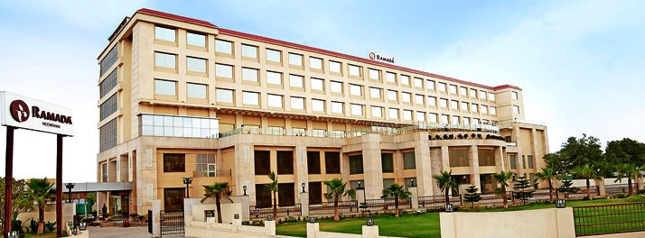 Ramada Neemrana-Jaipur Highway - Neemrana 01.jpg